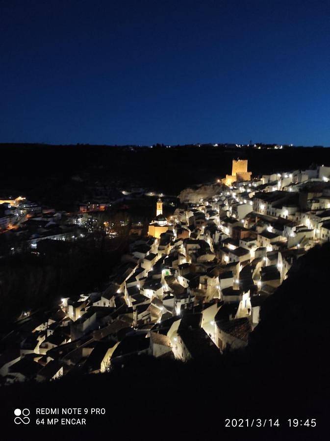 Apartamento para 6 personas, con vistas y terraza, Se admiten mascotas en Alcalá del Júcar