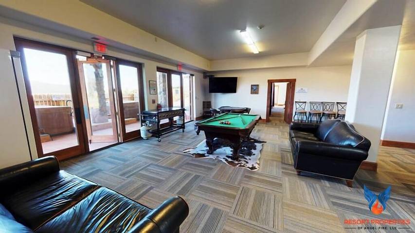 Vacation rental for 22 people, with terrace and pool in Angel Fire