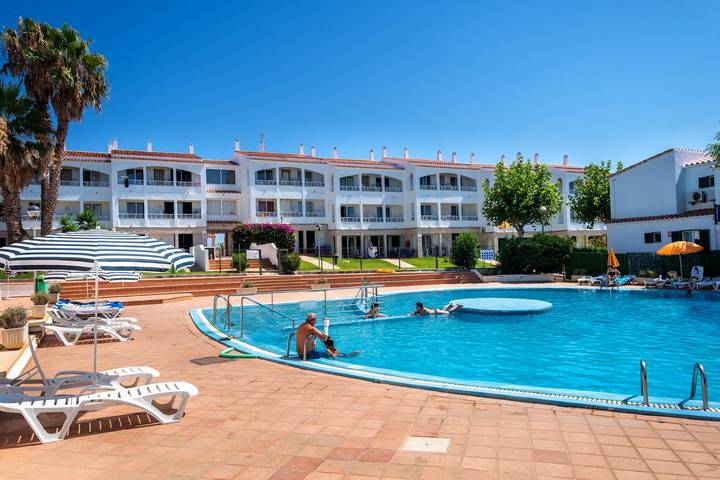 Ferienpark für 4 Personen, mit Kinderpool und Garten sowie Balkon in Spanien - 2