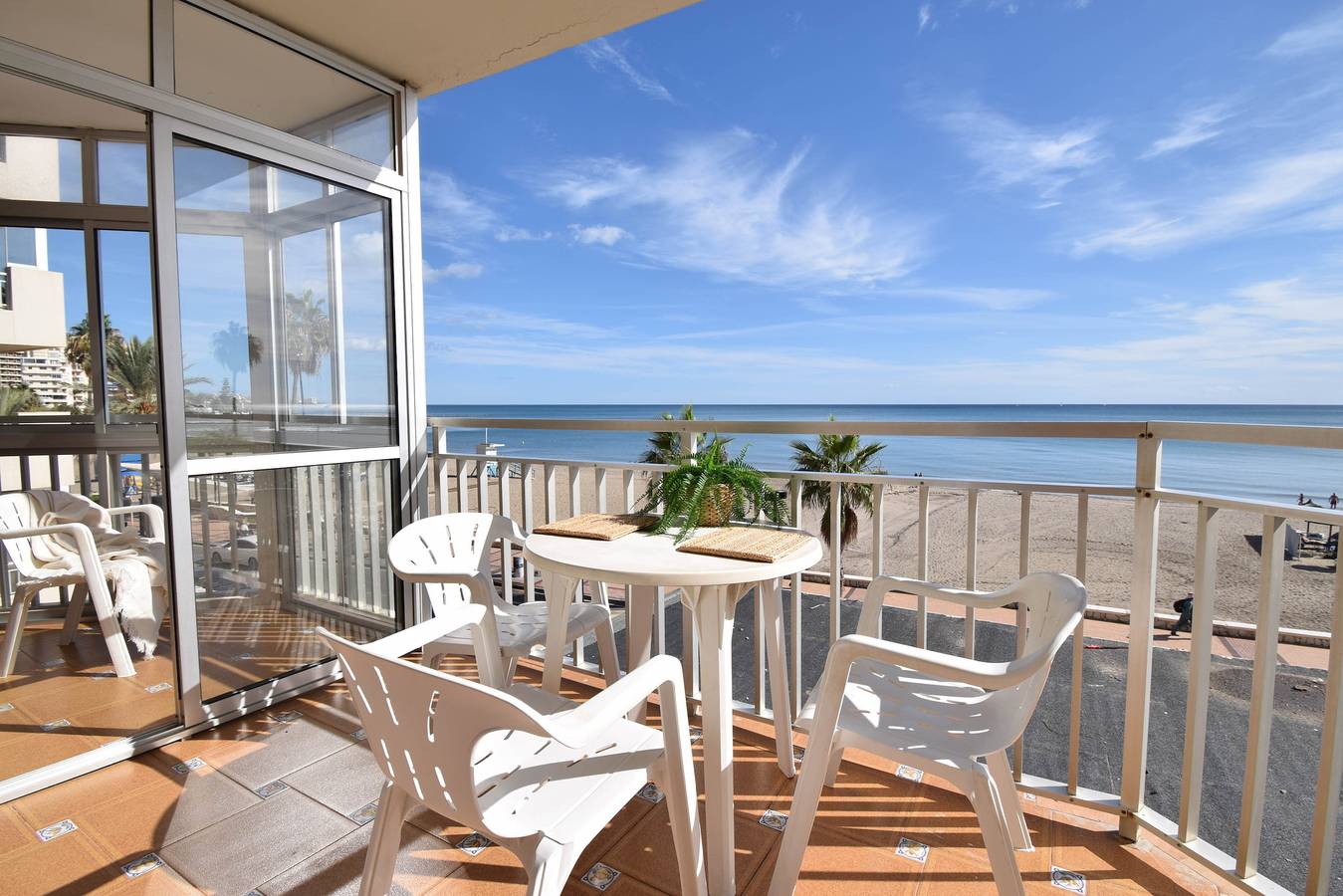 Ganze Wohnung, Ref: 320 Beach front apartment in Torreblanca with amazing sea views in Los Boliches, Fuengirola