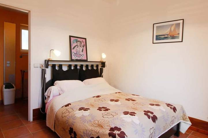 Location de vacances pour 6 personnes, avec jardin et piscine à Haux - 4