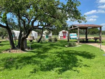 Glamping for 2 Guests in Burnet County, Picture 4