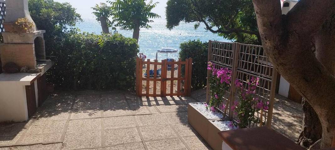 Ferienhaus für 4 Personen, mit Terrasse und Ausblick in Innamorata