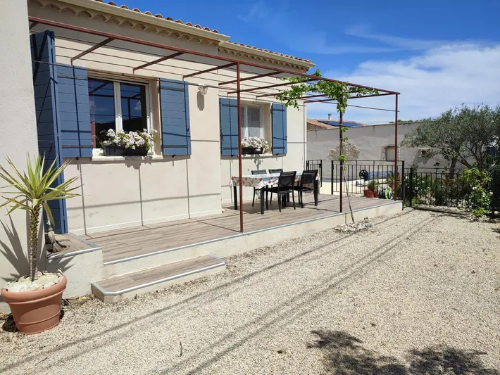 Ferienhaus für 6 Personen, mit Terrasse und Ausblick sowie Pool und Garten - 1