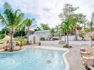Cottage pour 3 personnes, avec jacuzzi ainsi que jardin et piscine dans Ko Larn