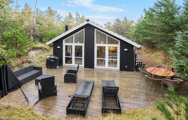 Vakantiehuis voor 6 personen, with Terras and Whirlpool as well as Tuin and Sauna in Blokhus