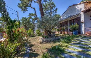 Maison de vacances pour 2 personnes, avec jardin ainsi que terrasse et piscine en Charente-Maritime