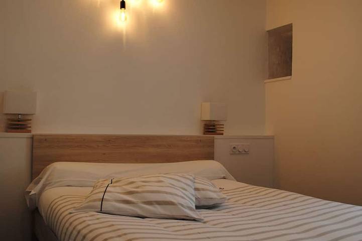 Location de vacances pour 12 personnes, avec piscine et jardin à Plouguin - 2