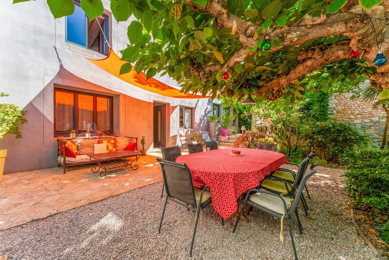 Ganze Wohnung, Ferienwohnung 'Gîte Coté Mûrier' mit Gemeinschaftspool, Privatterrasse und Wi-Fi in Rasteau, Vaucluse