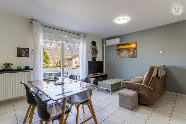 Gîte pour 2 personnes, avec terrasse à Viviers-du-Lac - 2