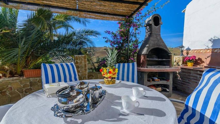 Casa rural para 5 personas, con terraza además de piscina y jardín en Villanueva de la Concepción - 4