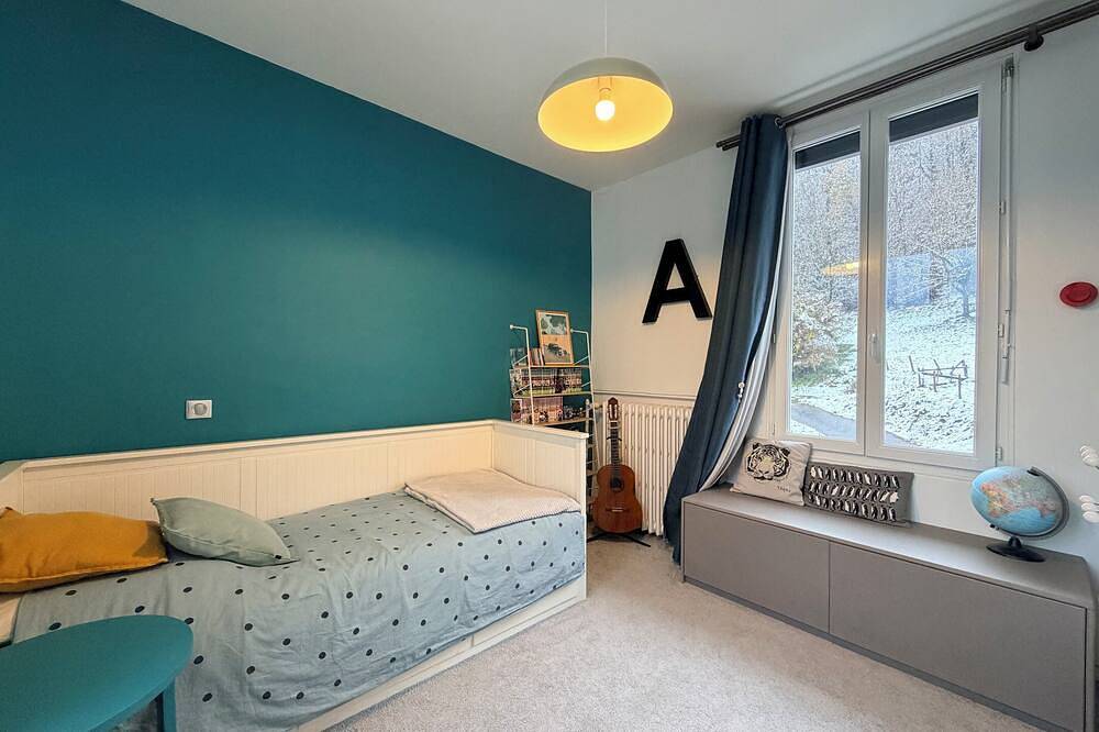 Les Nénuphars, magnifique villa au bord du canal in Saint-Alban-de-Montbel, Chambéry region