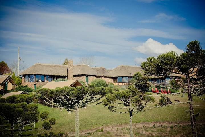 Pousadas para 2 pessoas, com piscina e jardim e ainda sauna and vista em Cambará do Sul