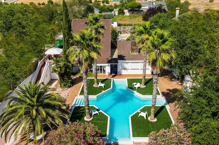 Casa rural para 16 personas, con Balcón además de Jacuzzi y Jardín en Provincia de Toledo