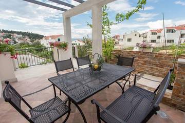 Villa for 5 People in Sutivan, Split-Dalmatia, Photo 4