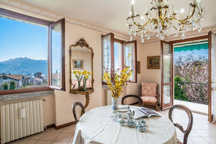 Location de vacances pour 5 personnes, avec balcon et vue sur le lac, adapté aux familles à Lenno - 2