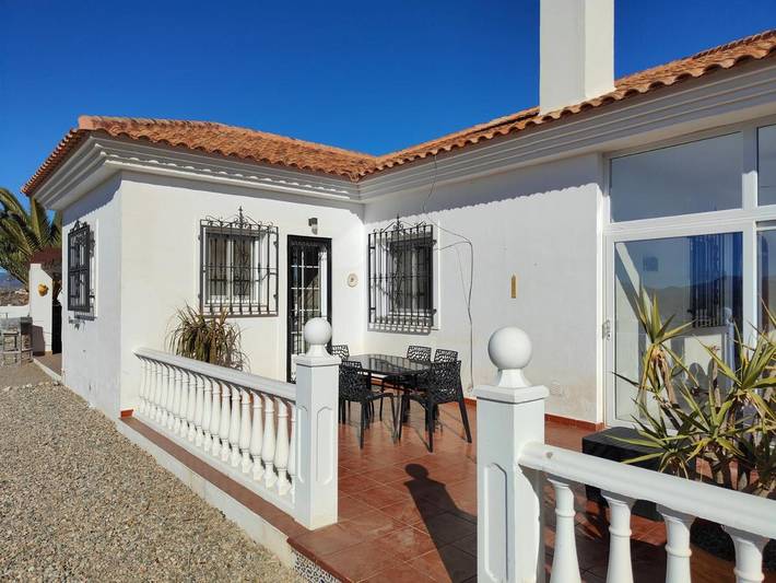 Location de vacances pour 6 personnes, avec jardin ainsi que vue et piscine à Albox - 4