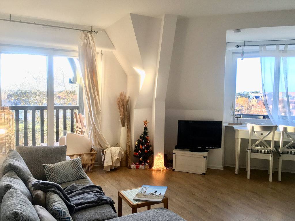 Home with Balcony on Sea, Sun & Horses in Deauville, Région de Lisieux