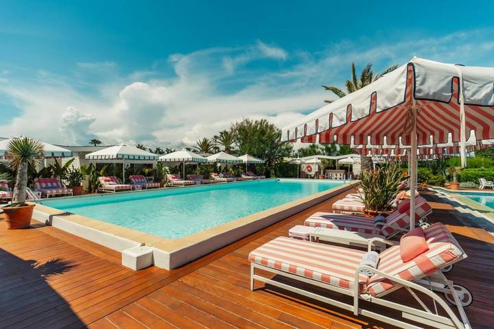 Hôtel pour 4 personnes, avec jardin et piscine