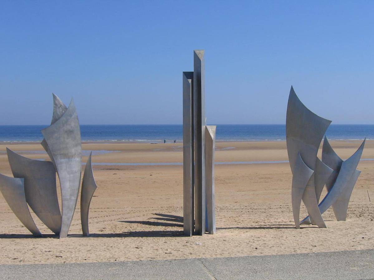 Chambre insolite années 40 à Omaha Beach pour la nuit du Jour J la plus longue in Saint-Laurent-sur-Mer, Région de Bayeux
