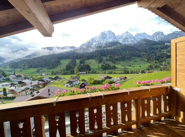 Hôtel pour 4 personnes, avec Balcon et Terrasse ainsi que Piscine et Sauna à Rougemont