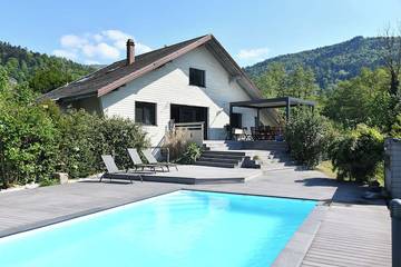 Maison de campagne pour 12 personnes, avec sauna ainsi que jacuzzi et jardin, animaux acceptés à Saint-Amarin