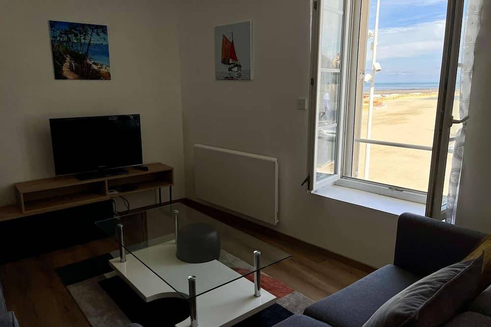 Appartement entier, L'Artiste, moderne avec vue mer - cour - parking in Langrune-sur-Mer, Région de Caen