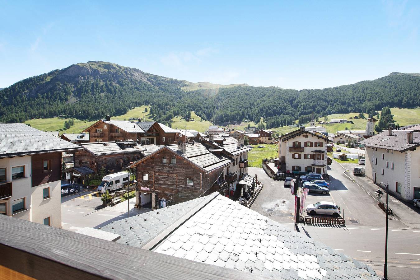 Apartamento entero, Apartamento 'Baita Dei Ski App 6' cerca de las pistas con 2 balcones y Wi-Fi in Livigno (Town), Livigno