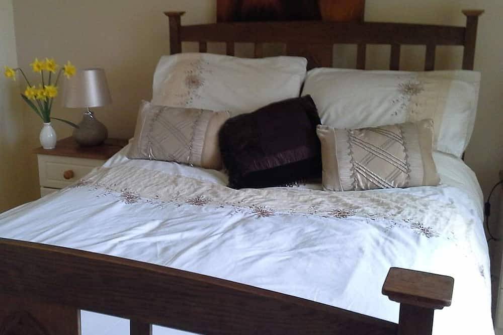 Zweibettzimmer-Deluxe-Ensuite mit Dusche-Gartenblick in Lough Derg
