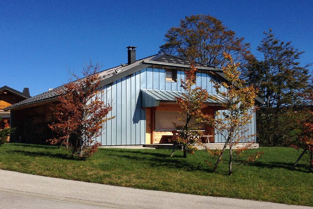 Chalet moderne avec beaucoup de caractère, ambiance confortable et chaleureuse in La Pesse, Parc naturel régional du Haut-Jura