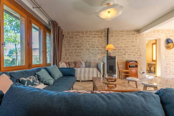 Gîte pour 12 personnes, avec jardin ainsi que terrasse et piscine à Selles-sur-Cher - 3