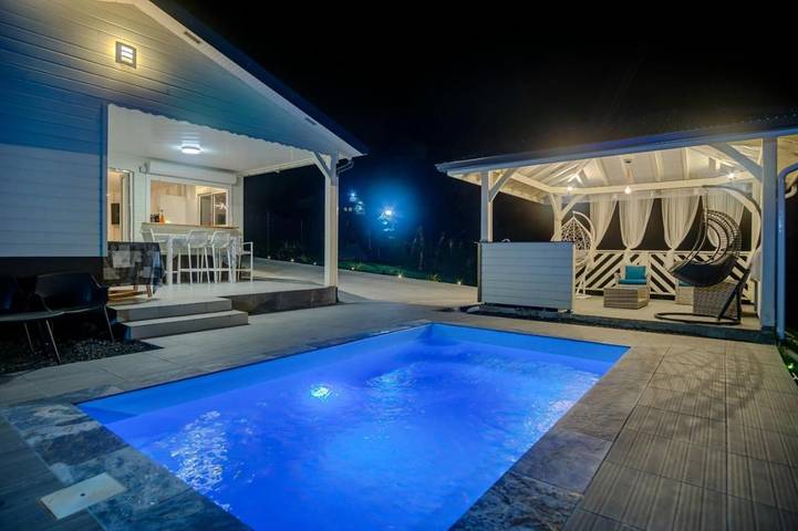 Gîte pour 4 personnes, avec terrasse et vue ainsi que piscine et jardin, animaux acceptés dans Saint-Joseph (Martinique) - 4