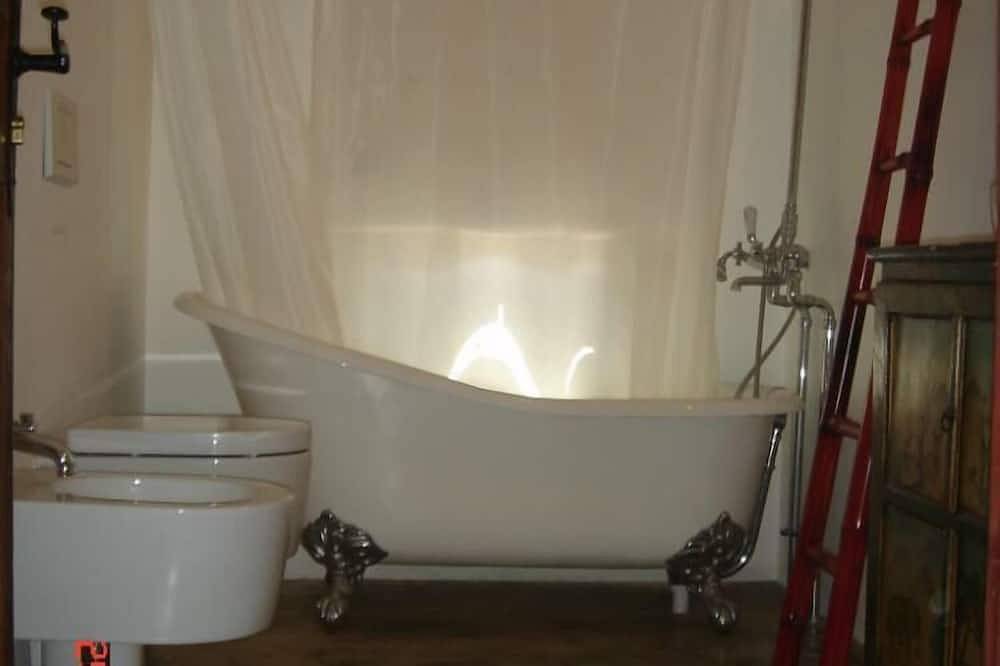 Menge Binos 10910 / Al Beach House in Porto Covo, Costa Alentejana