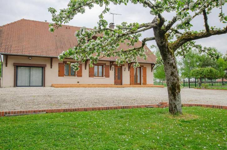 Maison de vacances pour 12 personnes, avec Terrasse et Jardin à Piney