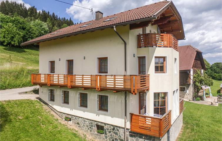 Ferienwohnung für 6 Personen, mit Terrasse und Garten