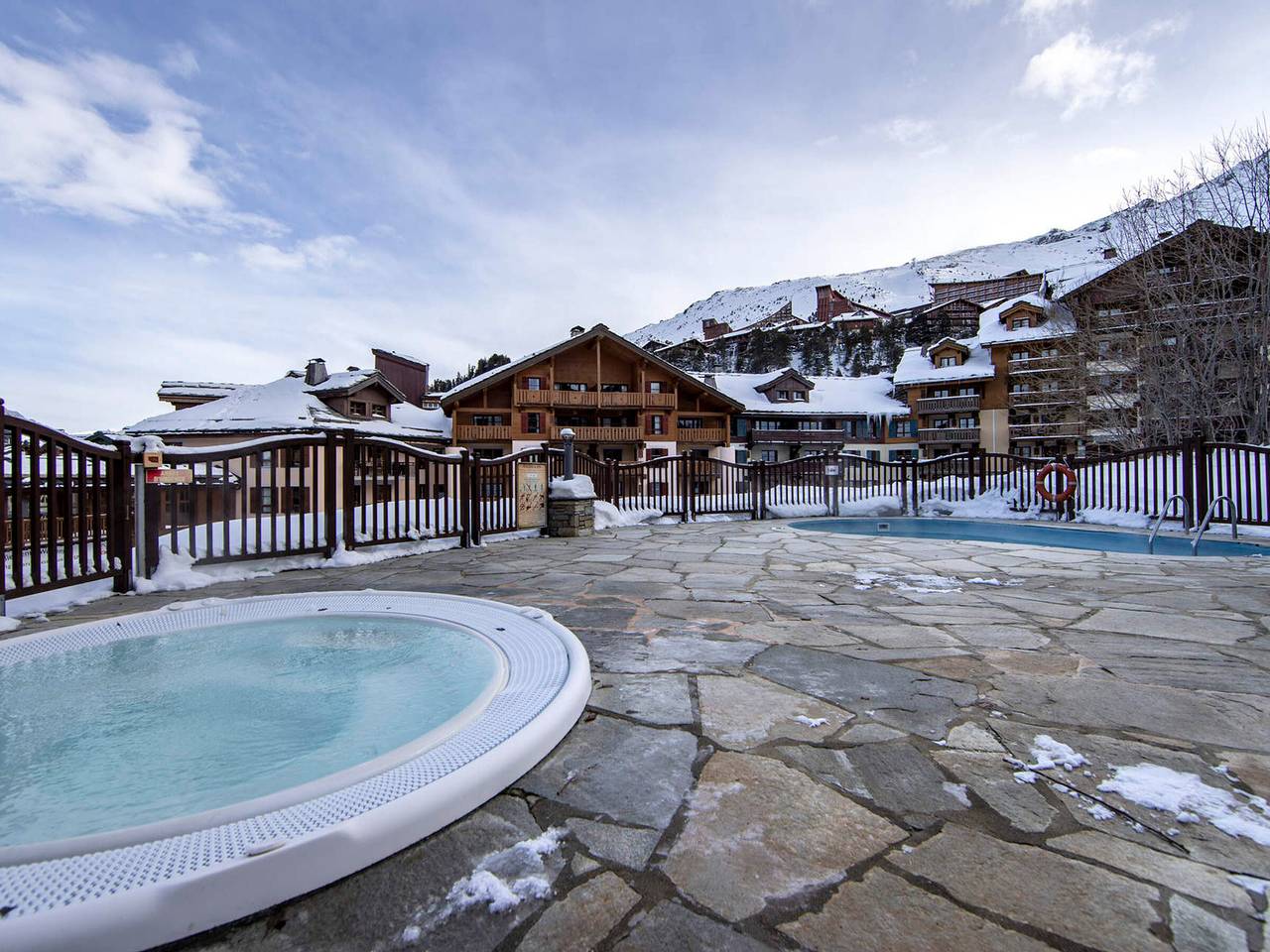 Geheel appartement, Duplex on the slopes with fireplace and spa in Arc 1950, Bourg-Saint-Maurice