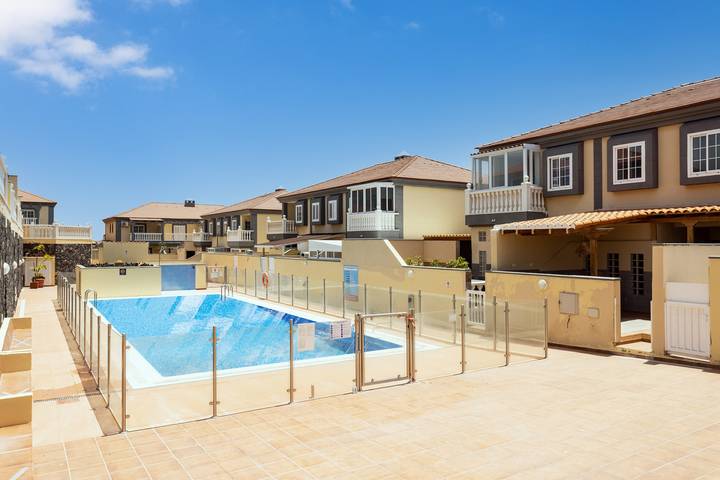 Apartamento para 5 personas, con terraza y piscina en Granadilla de Abona