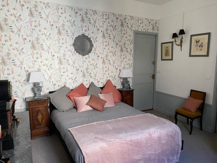 Location de vacances pour 2 personnes, avec vue ainsi que jardin et piscine à Bréhémont - 3