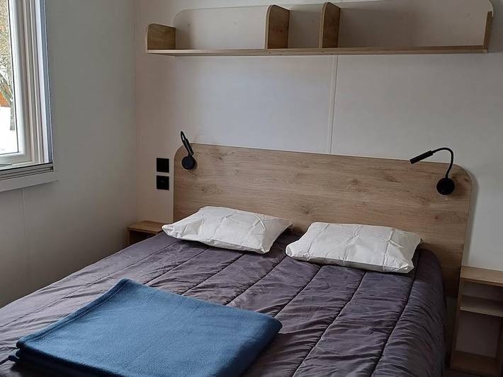 Camping La Cigale de l'Allier - Mobilhome 4 personnes - I.R.M. Loggia 2 - année 2024 - 2 chambres in Langogne, Région de Mende
