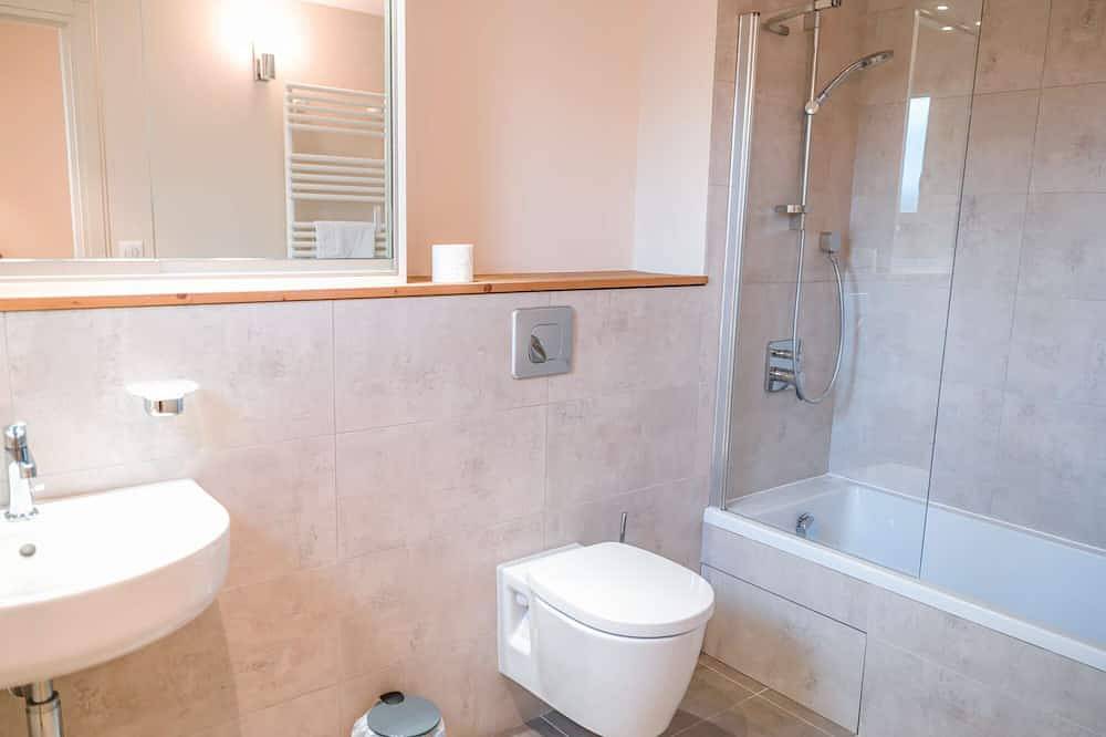 Neue Luxus-3-Bett-Villa mit privatem Pool auf Chateau Immobilien in Castelnau-de-Montmiral, Albi und Umgebung