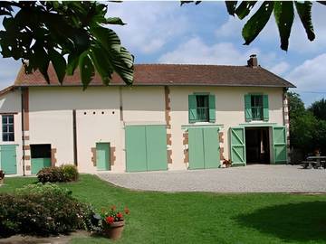 Chambre d’hôte pour 3 personnes, avec piscine et jardin, animaux acceptés dans Allier