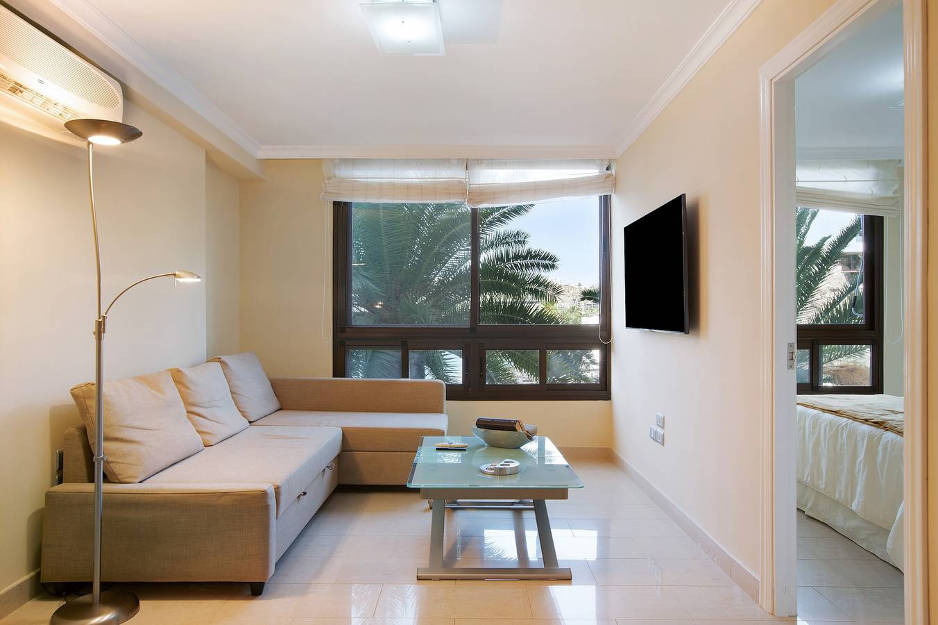 Apartamento entero, Apartamento "Sueño de verano y playa" con vistas al mar y Wi-Fi in Arguineguín, Gran Canaria Sur