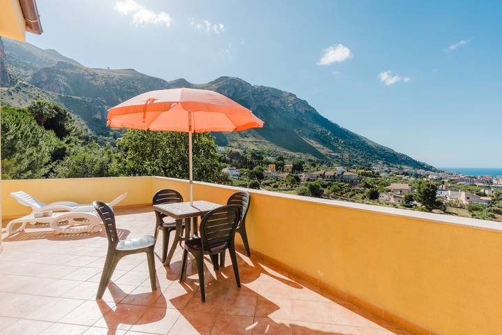 Appartamento per 4 persone, con giardino a Castellammare del Golfo