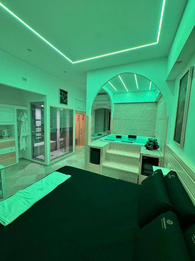 Appartement de vacances pour 4 personnes, avec vue et terrasse ainsi que sauna et piscine