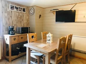 Gîte pour 5 personnes, avec jardin ainsi que jacuzzi et terrasse dans 