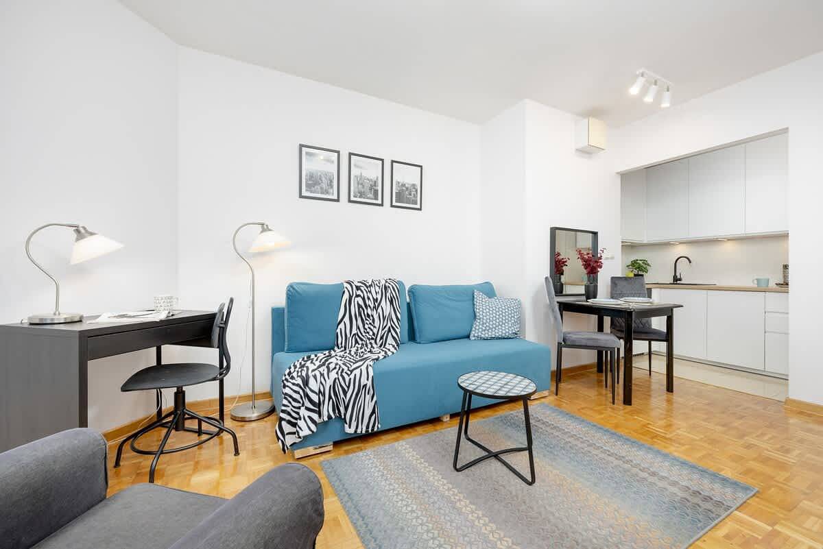 Cały apartament, Apartament wakacyjny dla 4 osób z basen in Mokotów, Warszawa