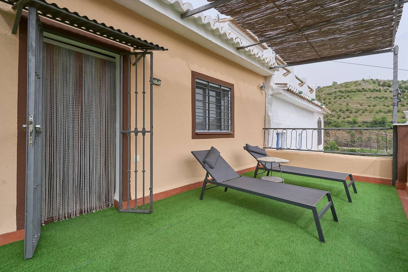 Maison de vacances 'La Villa Luci' avec vue montagne, terrasse privée et Wi-Fi in Viñuela, Province de Málaga