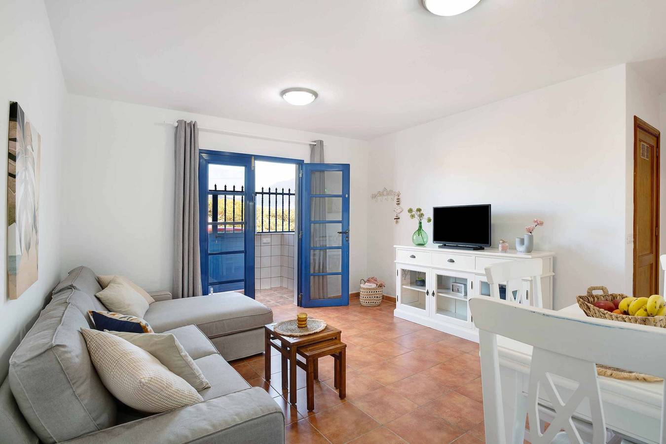 Casa de vacaciones 'Casa Famara' con vistas al mar, terraza privada y Wi-Fi in Playa Famara, Teguise