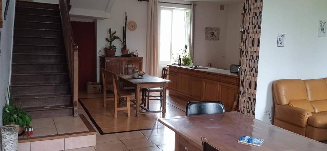 Location de vacances pour 9 personnes, avec vue ainsi que jardin et terrasse dans Saint-Marc-à-Frongier - 2