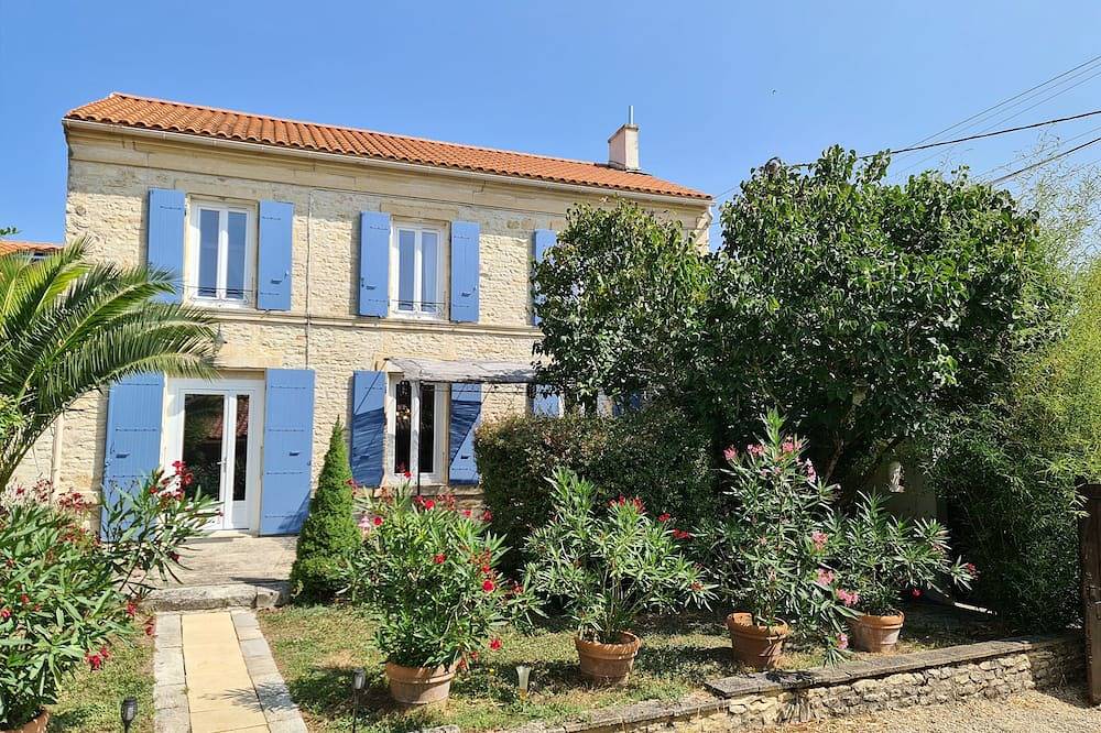 Maison de vacances en pierre avec piscine in Saint-Mard, Région de Rochefort